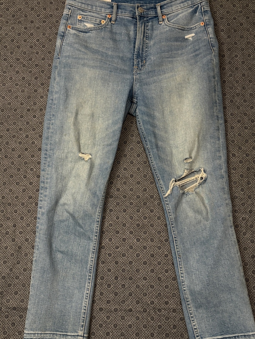 Gap Cigarette High Rise Distressed Light Wash Jeans Size 30 / 10R